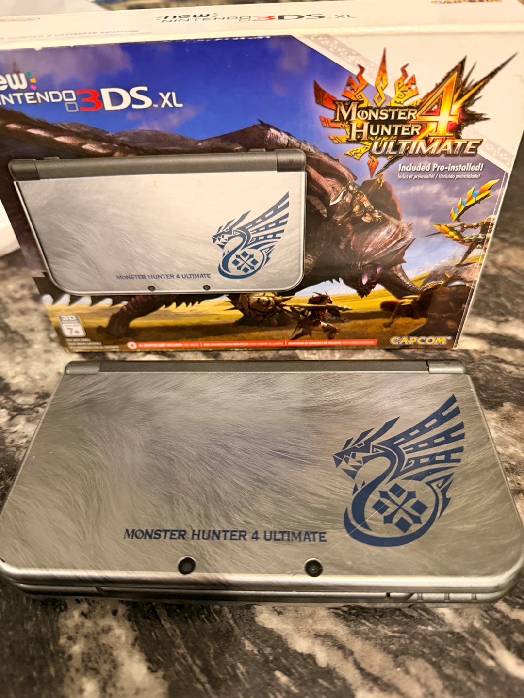 New Nintendo 3DS XL Monster Hunter 4 Ultimate Edition