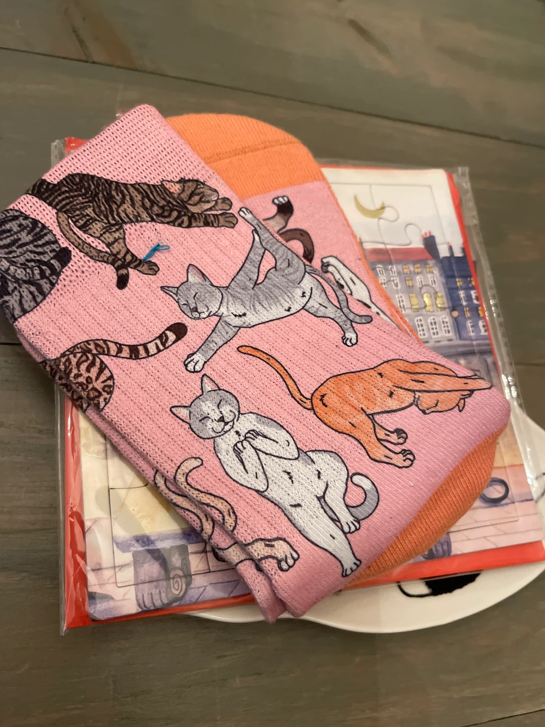 Cat Themed Dish and Sock Set - photo 3