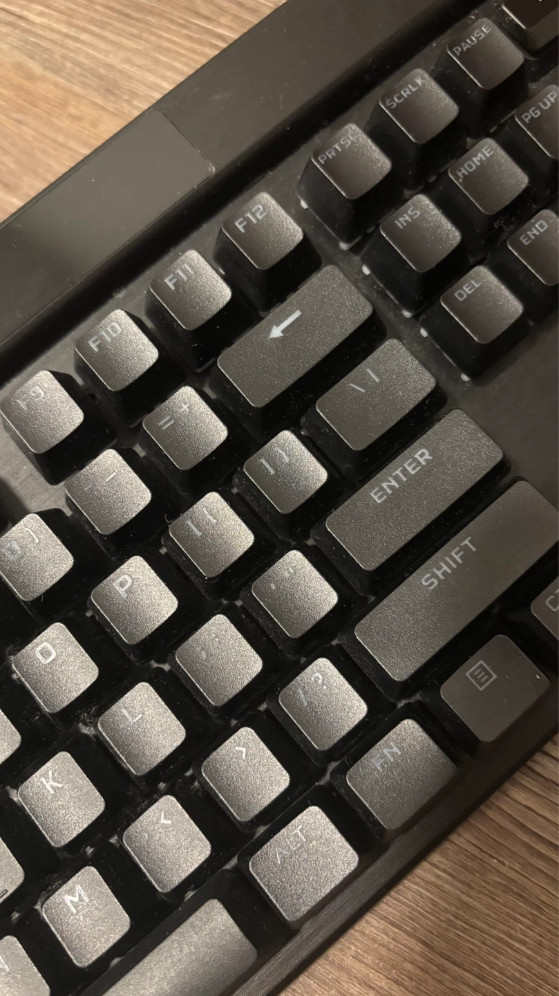 Corsair K70 Gaming Keyboard — Black - photo 3