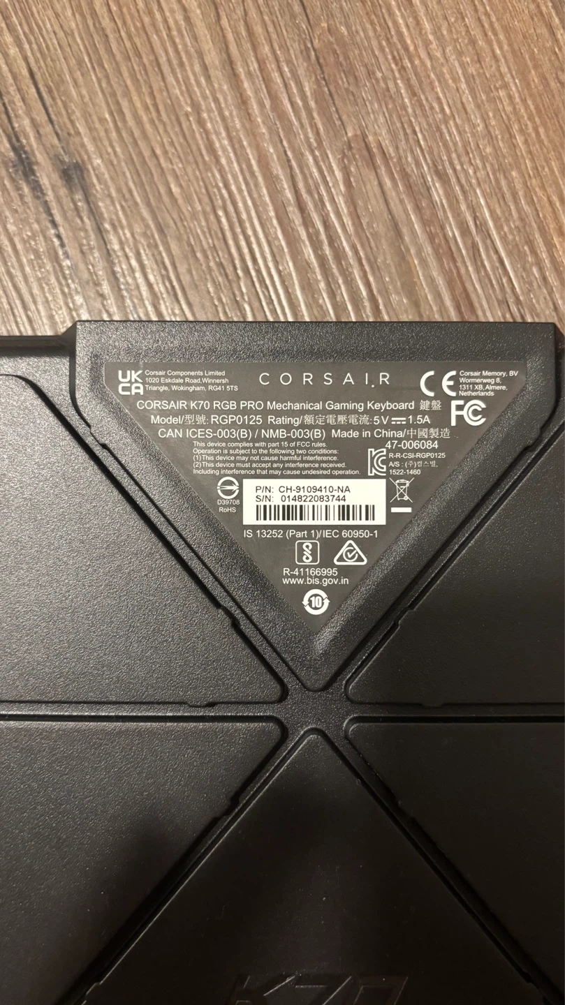Corsair K70 Gaming Keyboard — Black - photo 4