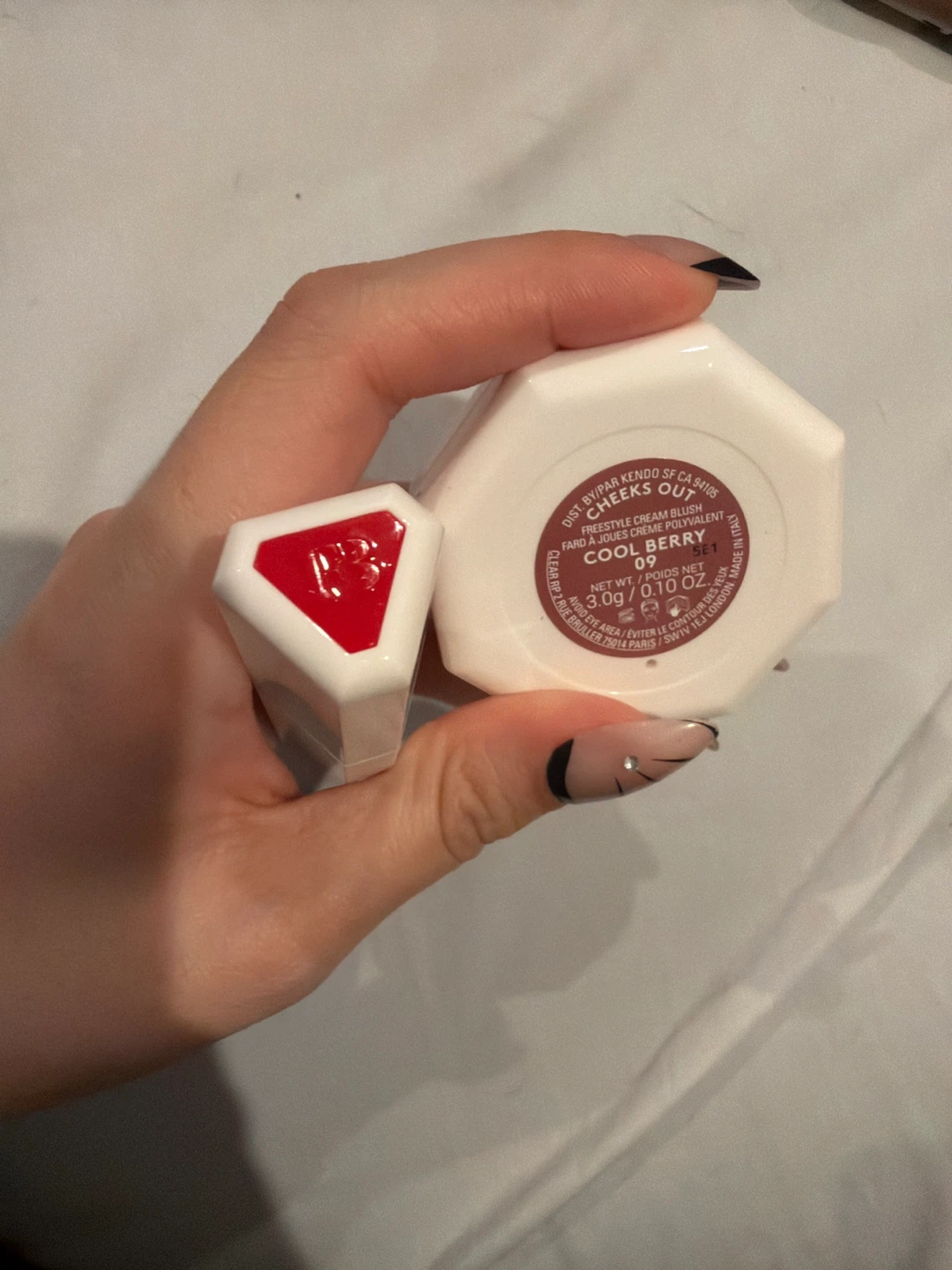 Fenty Beauty Cheeks Out Cream Blush Cool Berry 09 - photo 2