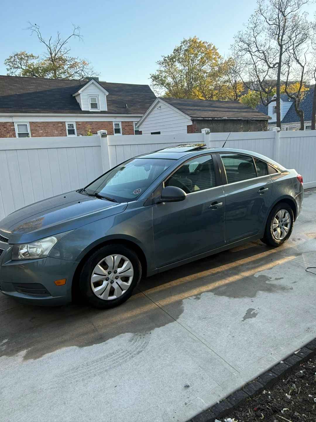 2012 Chevrolet Cruze LS 139,598 miles - photo 3