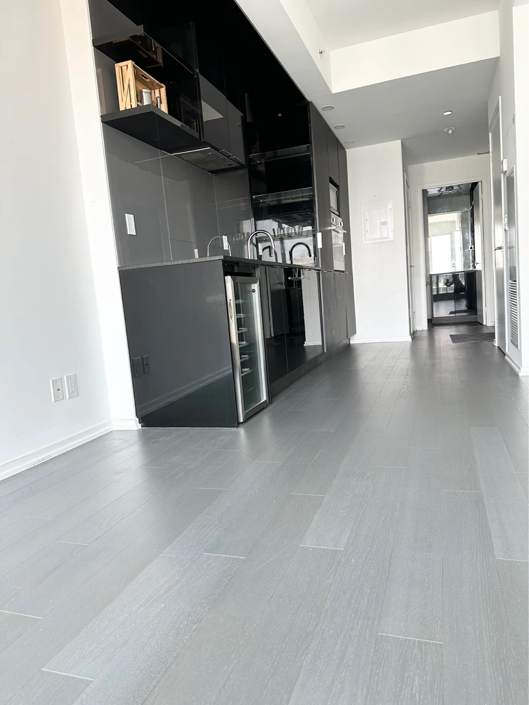 Modern Condo Unit - Studio- 70 temperance st - photo 2