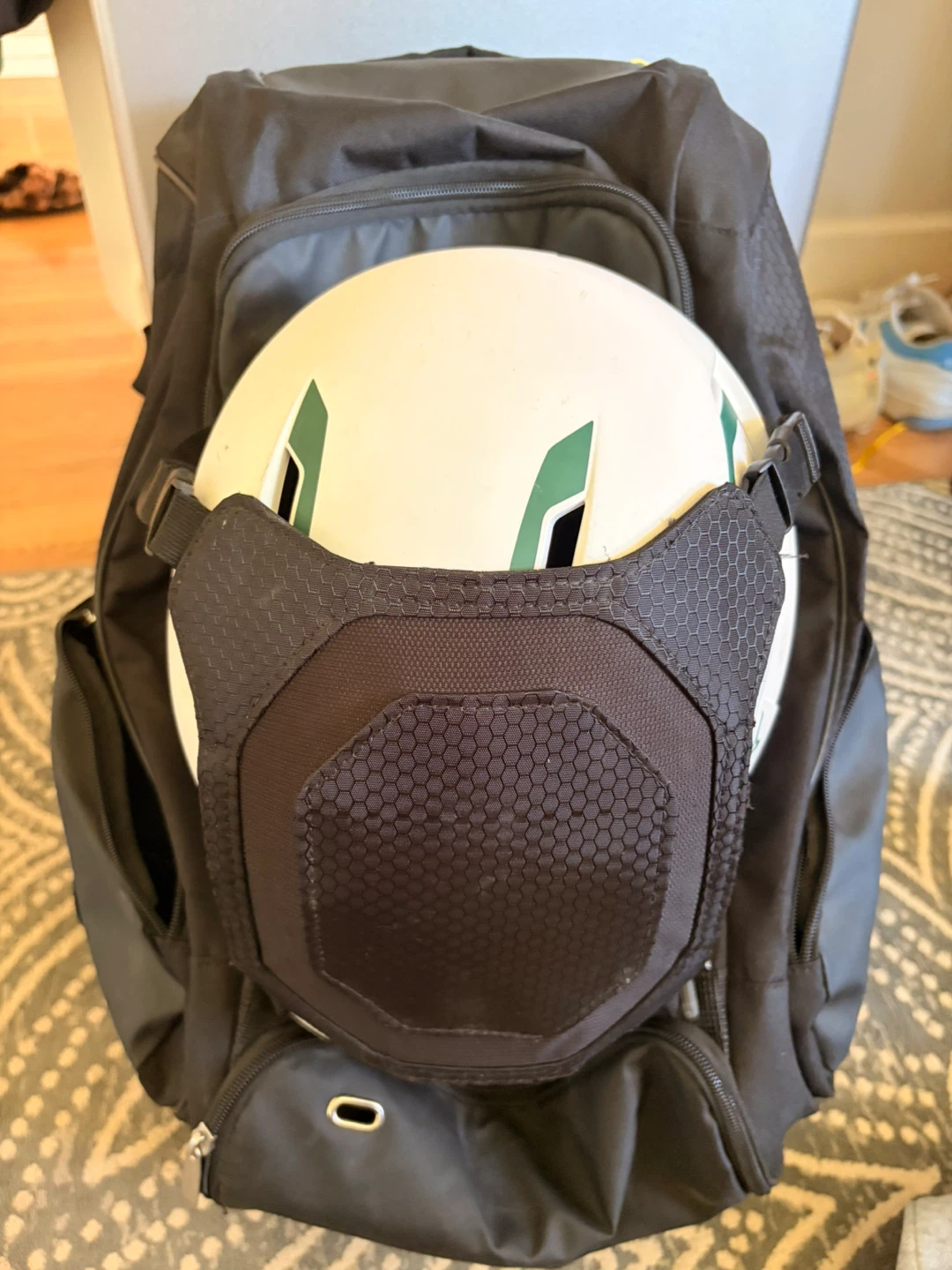 Girls Softball Set – Mizuno Glove, Helmet & Easton Bag - photo 3