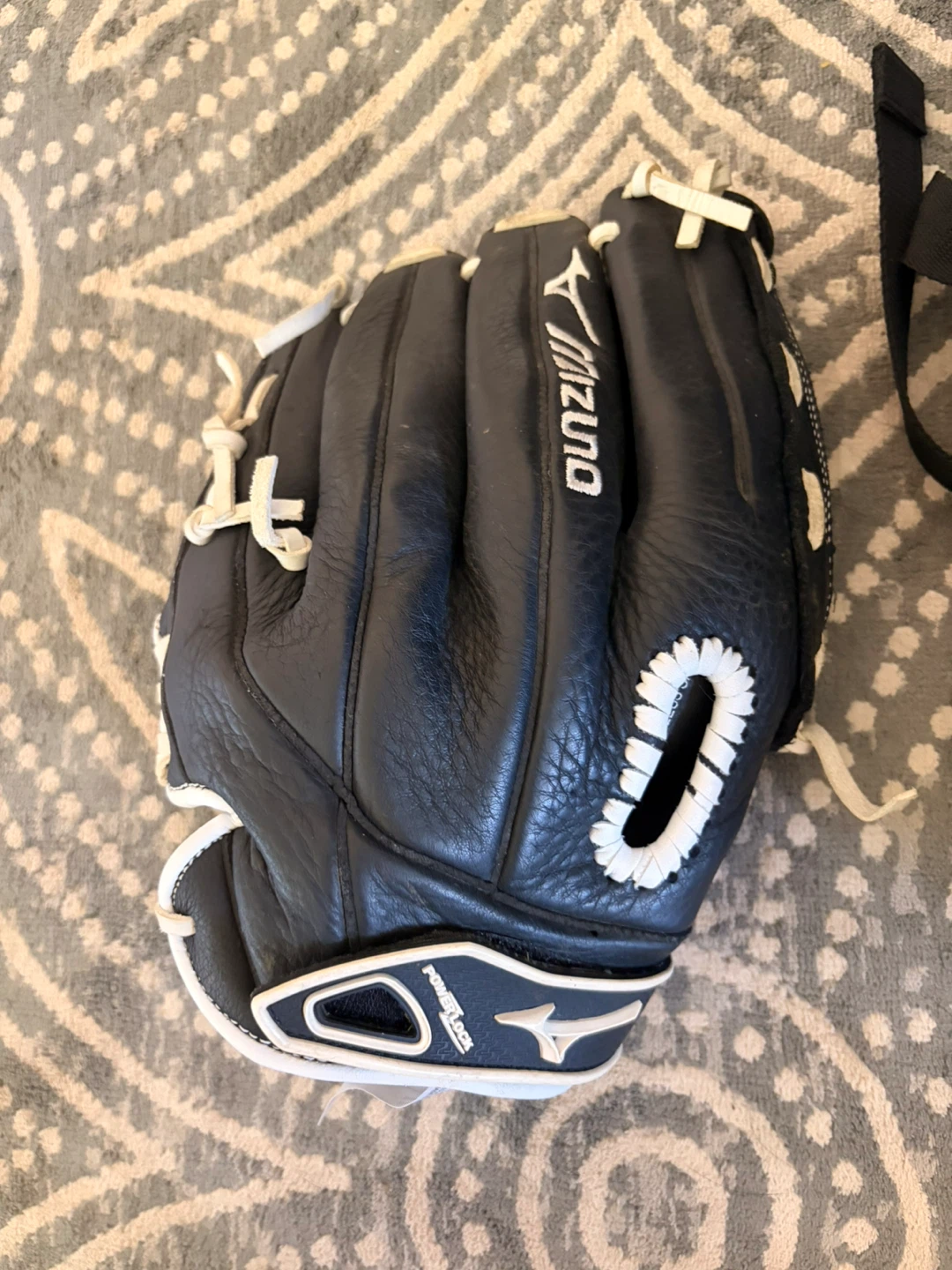Girls Softball Set – Mizuno Glove, Helmet & Easton Bag