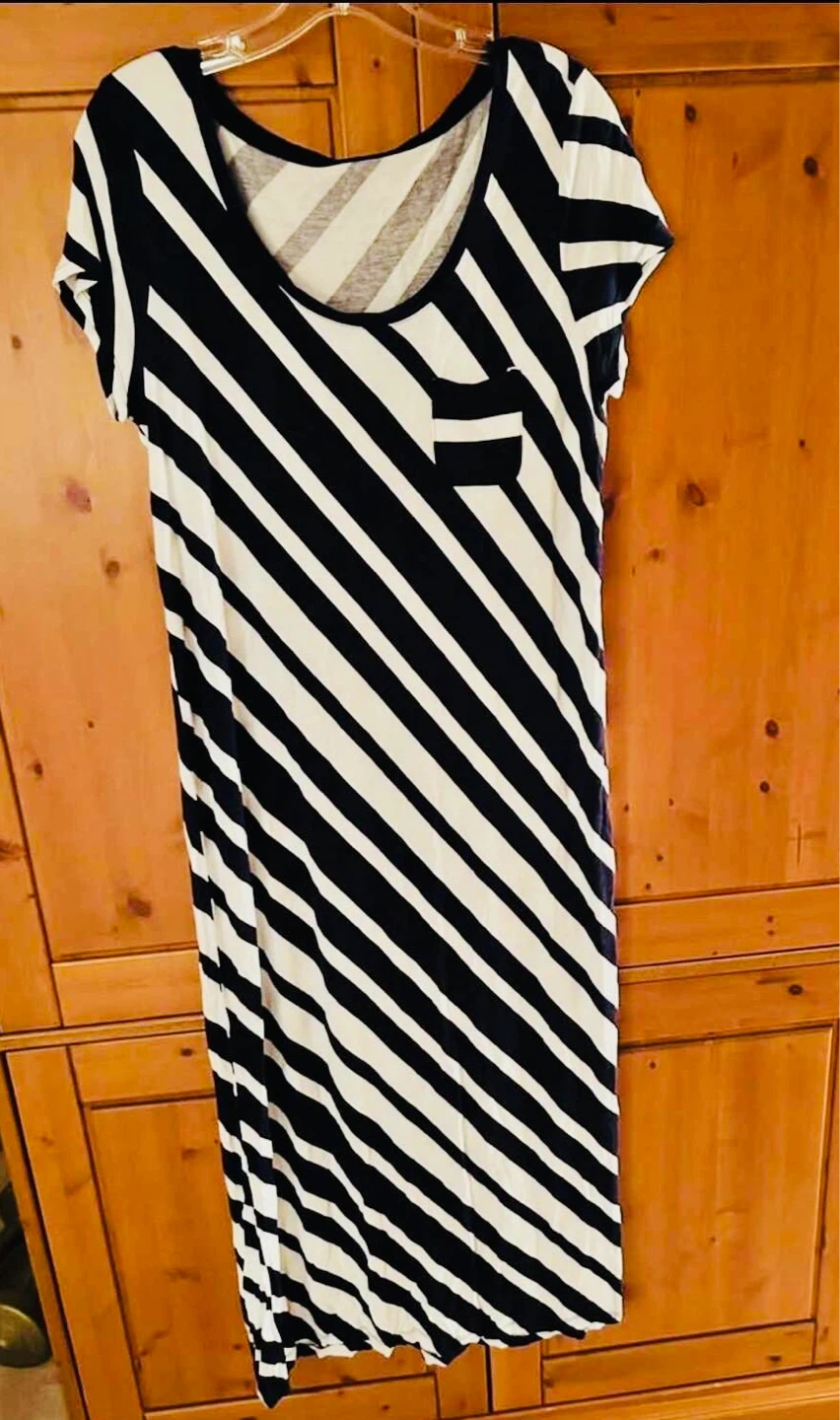 NEW Black & White Maxi Dress with Pocket