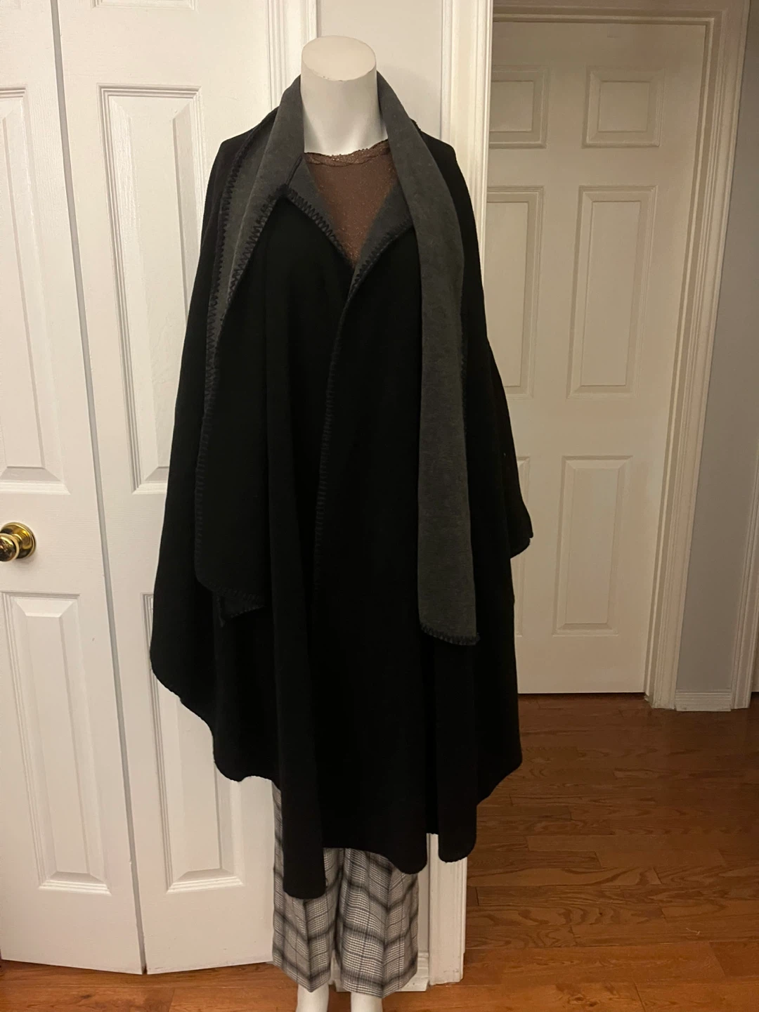 Black Poncho with Scarf - It's Your Adventure - photo 4