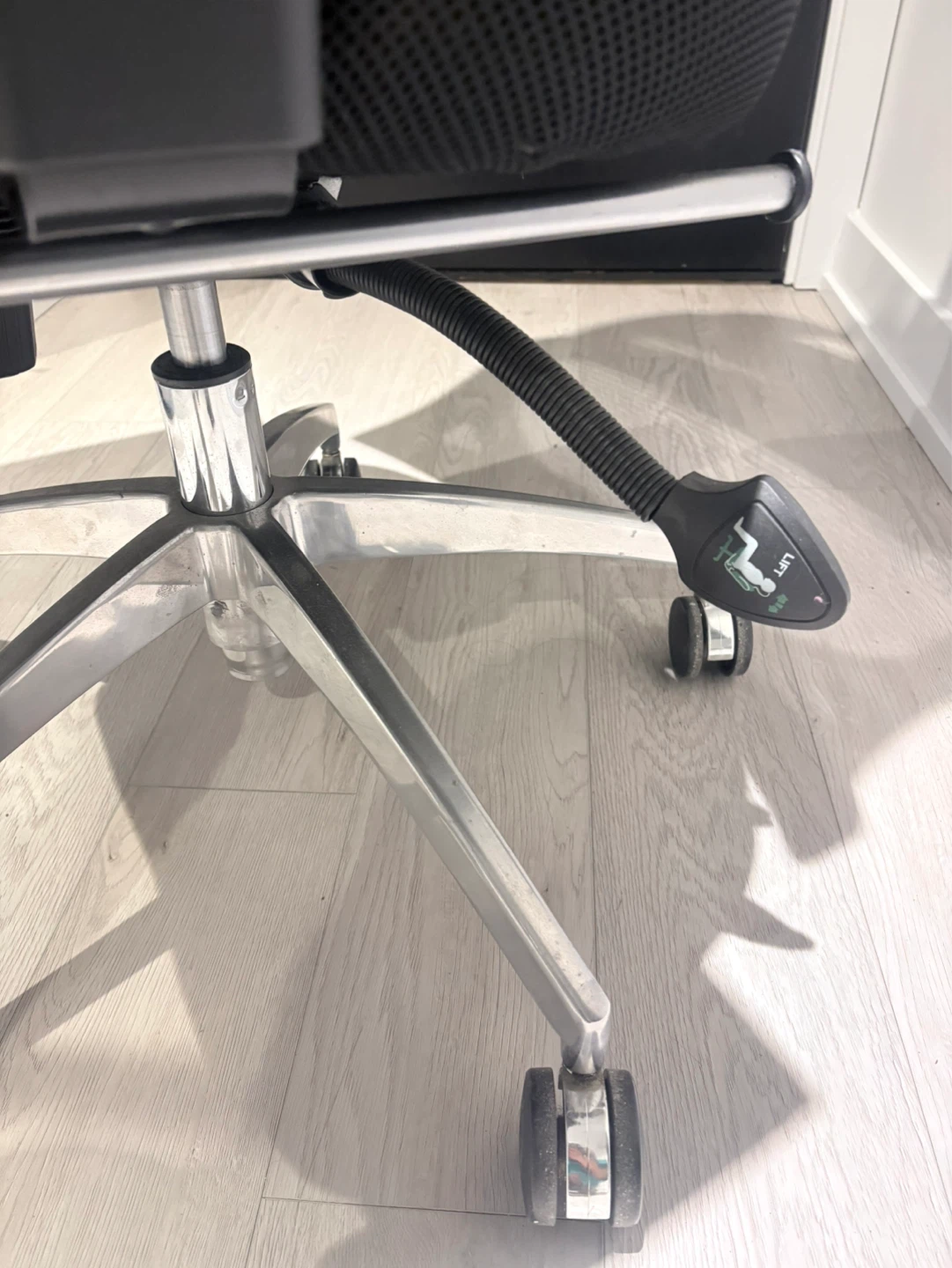 Ergonomic Office Chair with Headrest and Footrest - photo 4