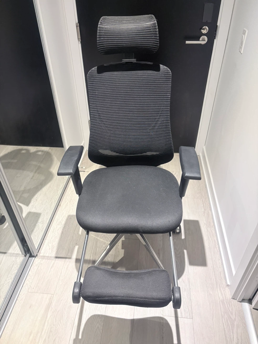 Ergonomic Office Chair with Headrest and Footrest - photo 2