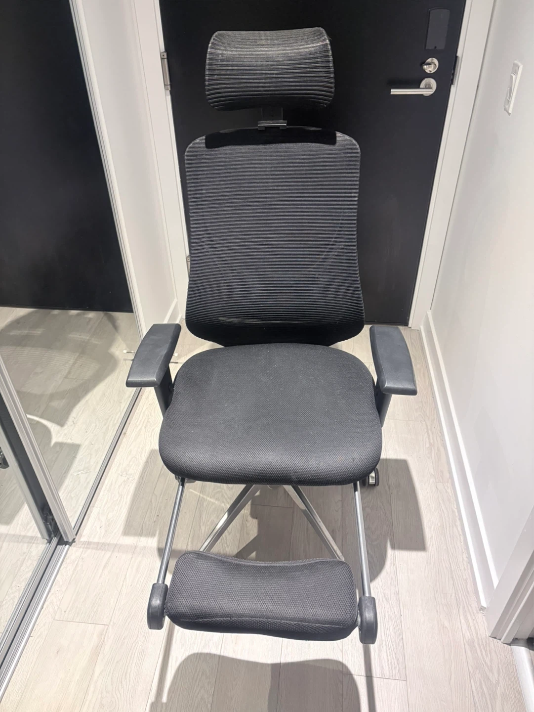 Ergonomic Office Chair with Headrest and Footrest - photo 3