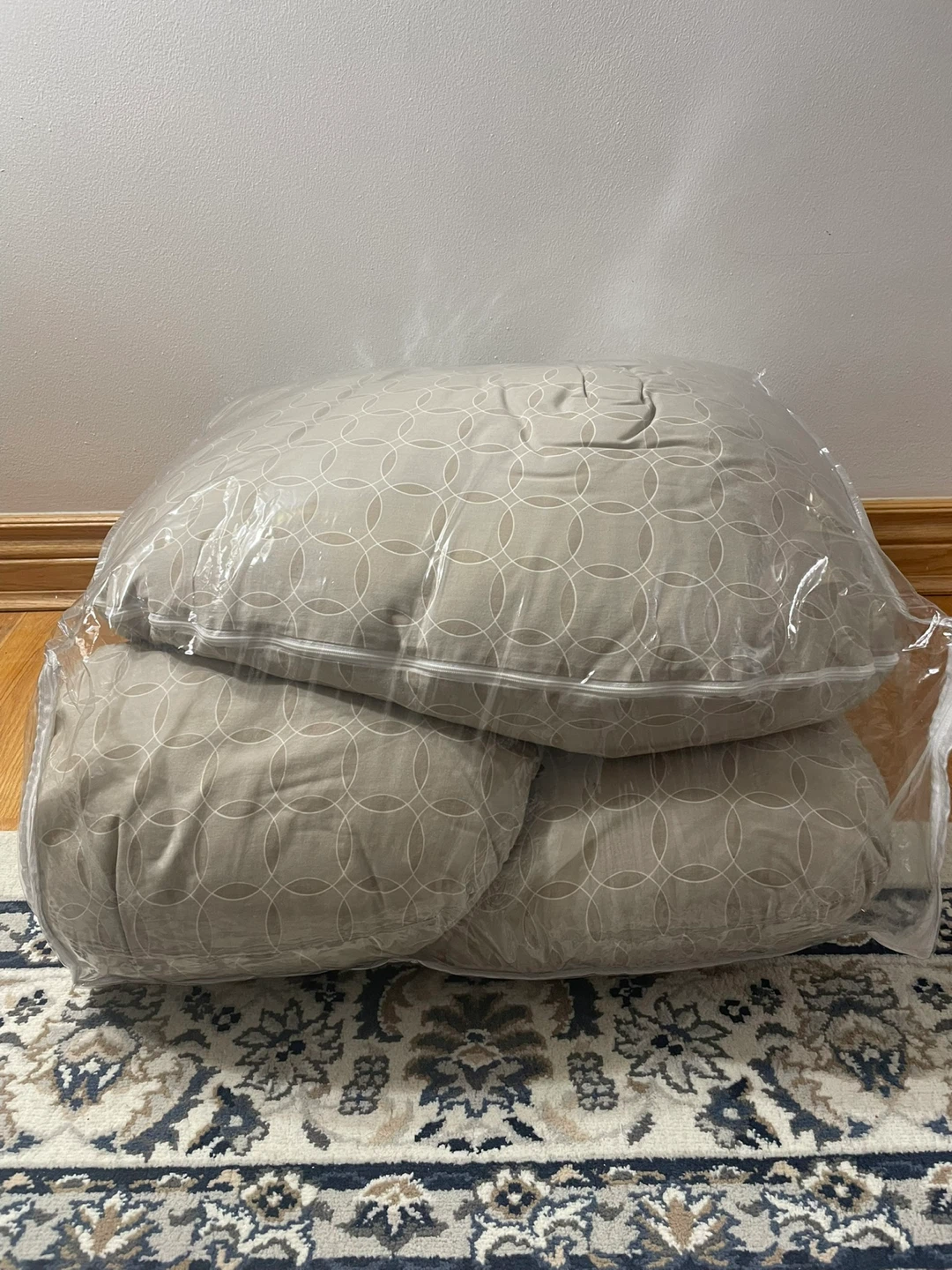 Leachco Back 'n Belly Contoured Body Pillow - photo 2