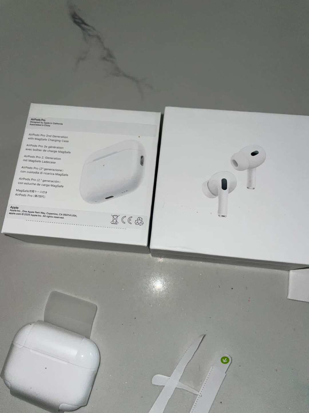 Apple AirPods Pro (2nd generation) with noise cancellation - photo 5