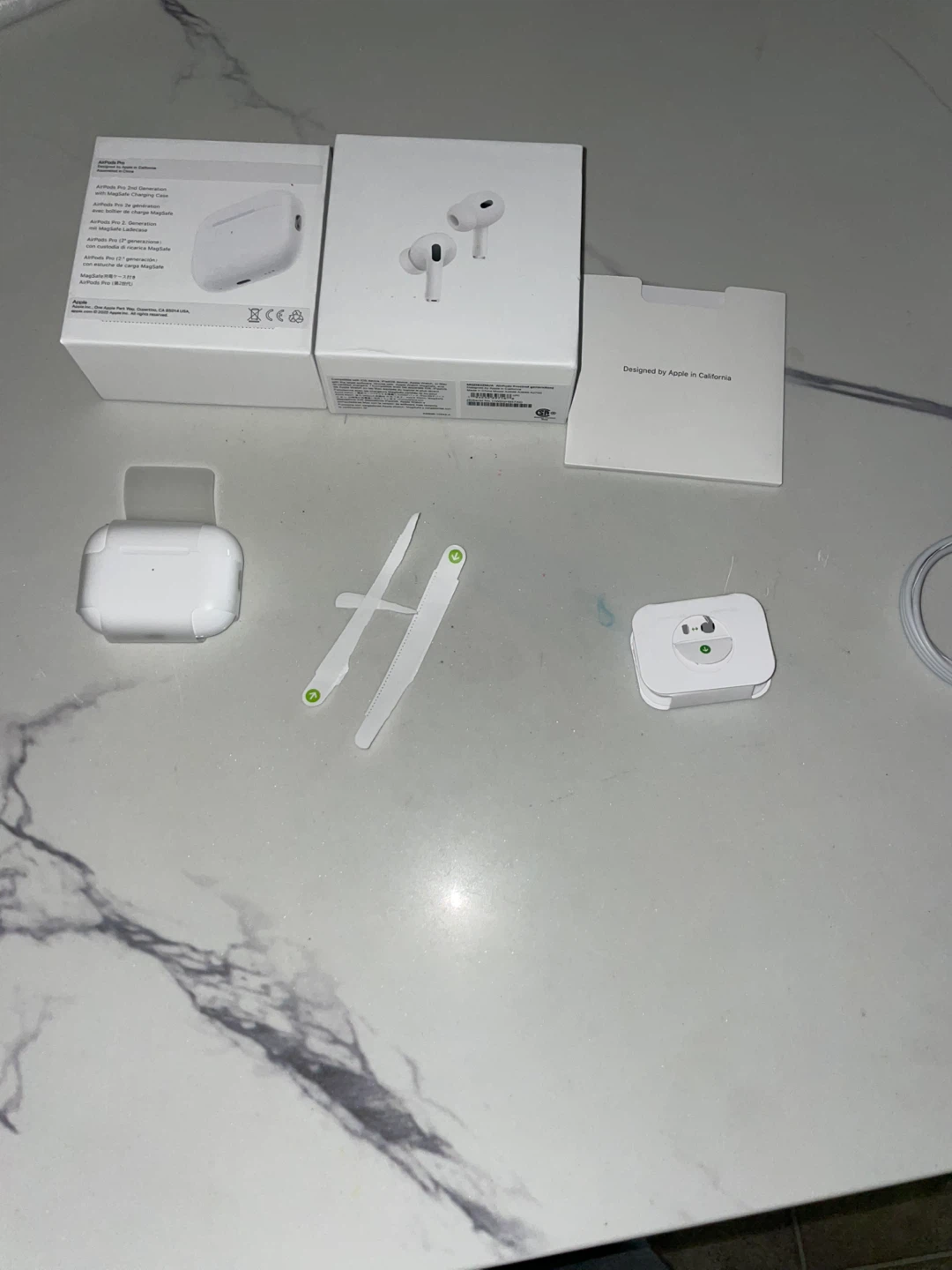 Apple AirPods Pro (2nd generation) with noise cancellation - photo 2