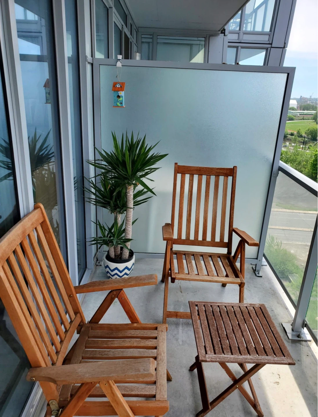 Acacia wooden Patio Chairs and Side Table Set - photo 3