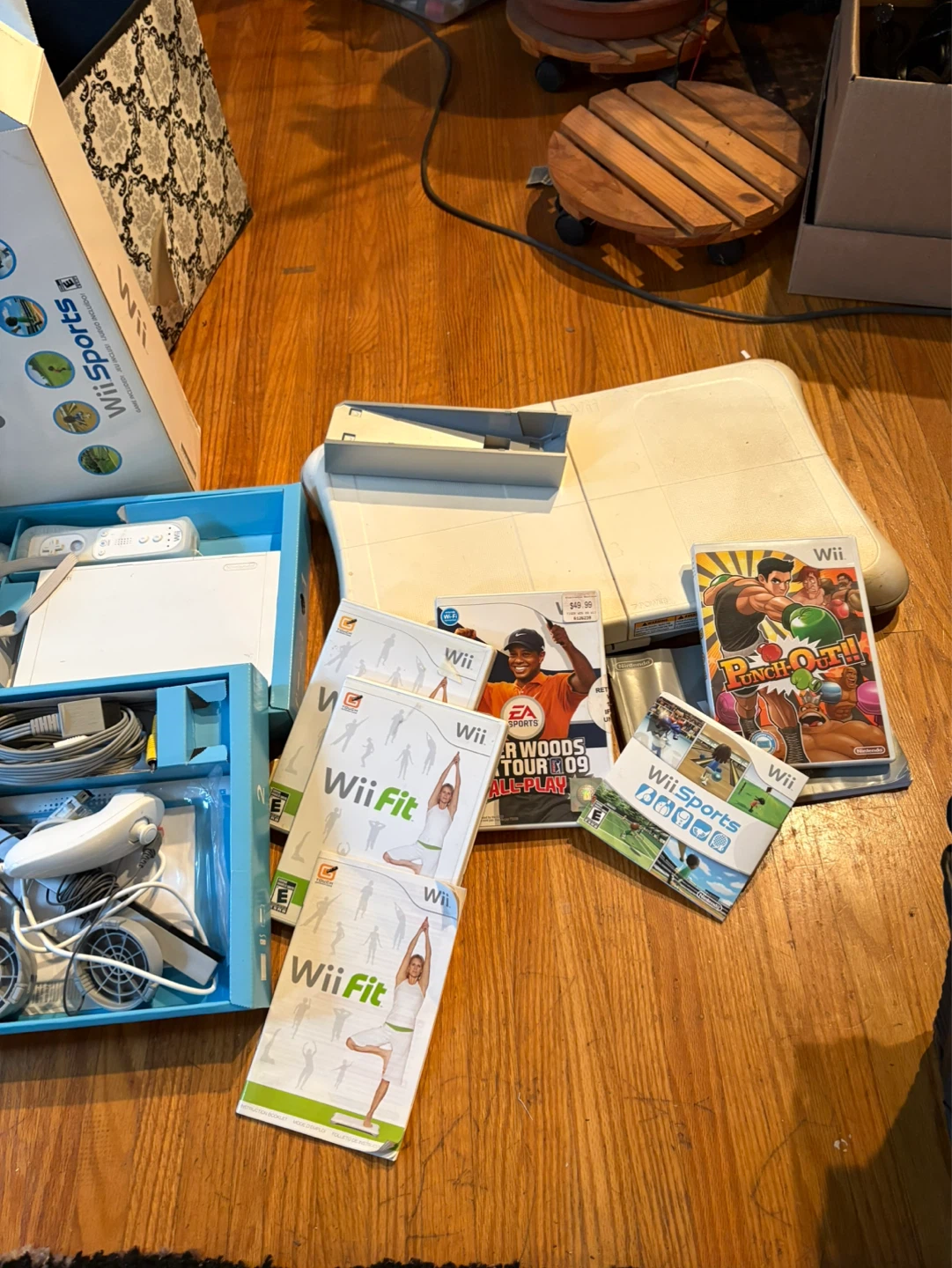 Nintendo Wii Console Bundle with Games