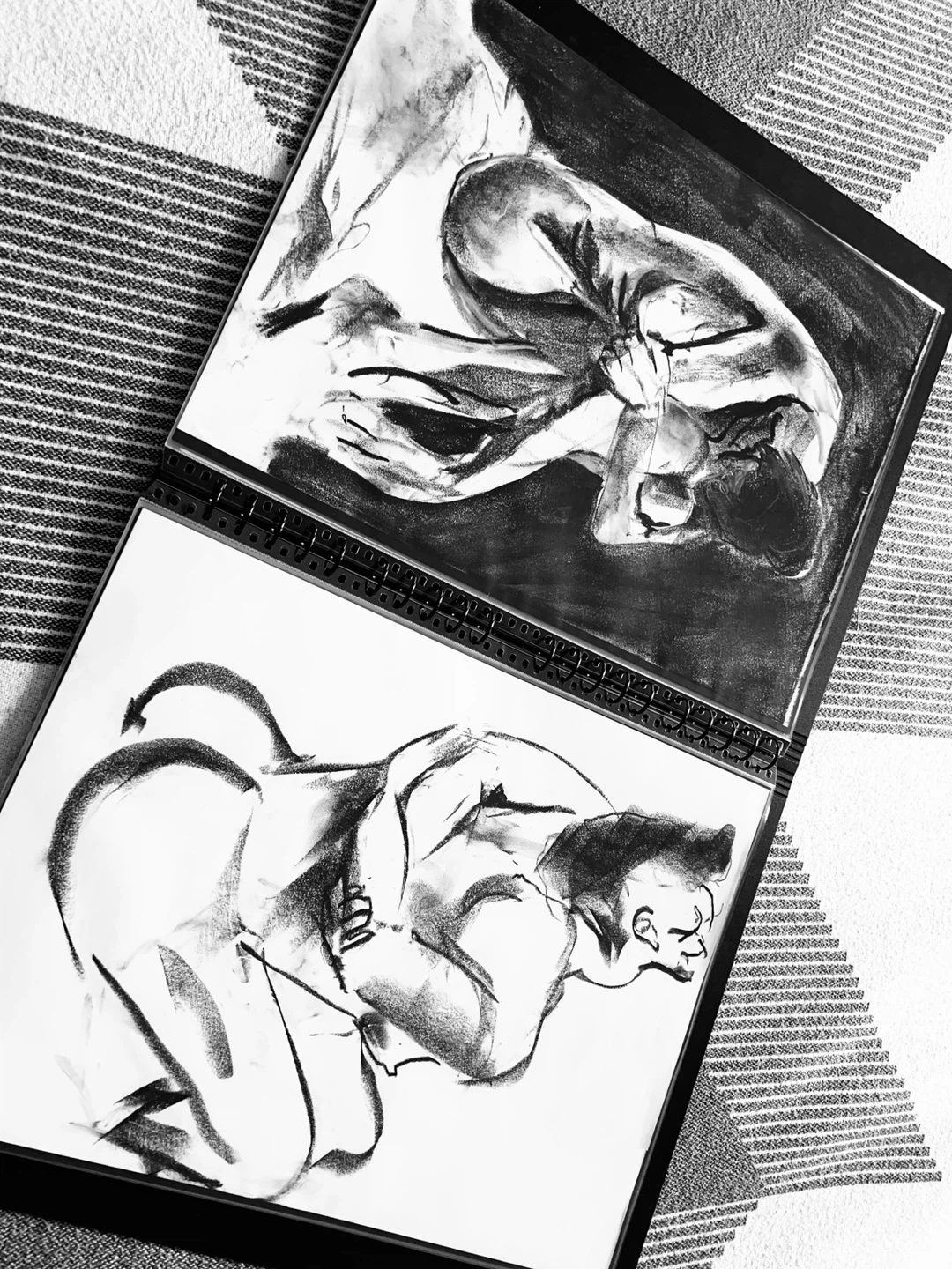 Female Figure Study - Original Charcoal Drawing - 18x24 - photo 4