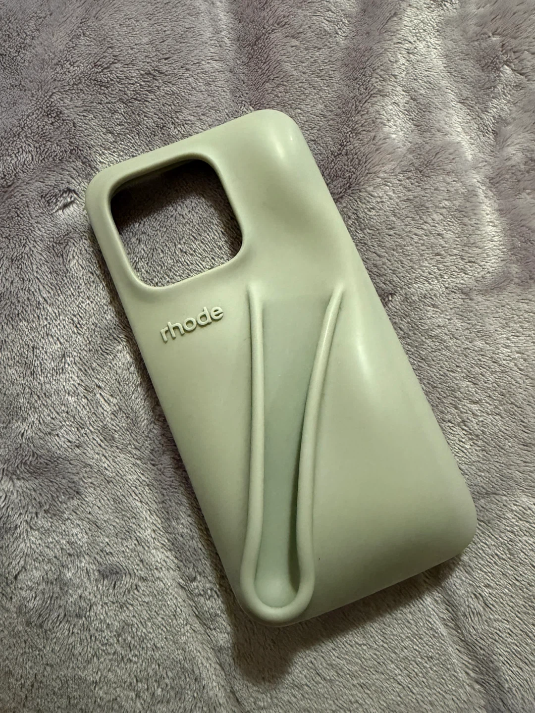 Rhode Phone Case - iPhone 15 Pro (Free Lip Peptide)