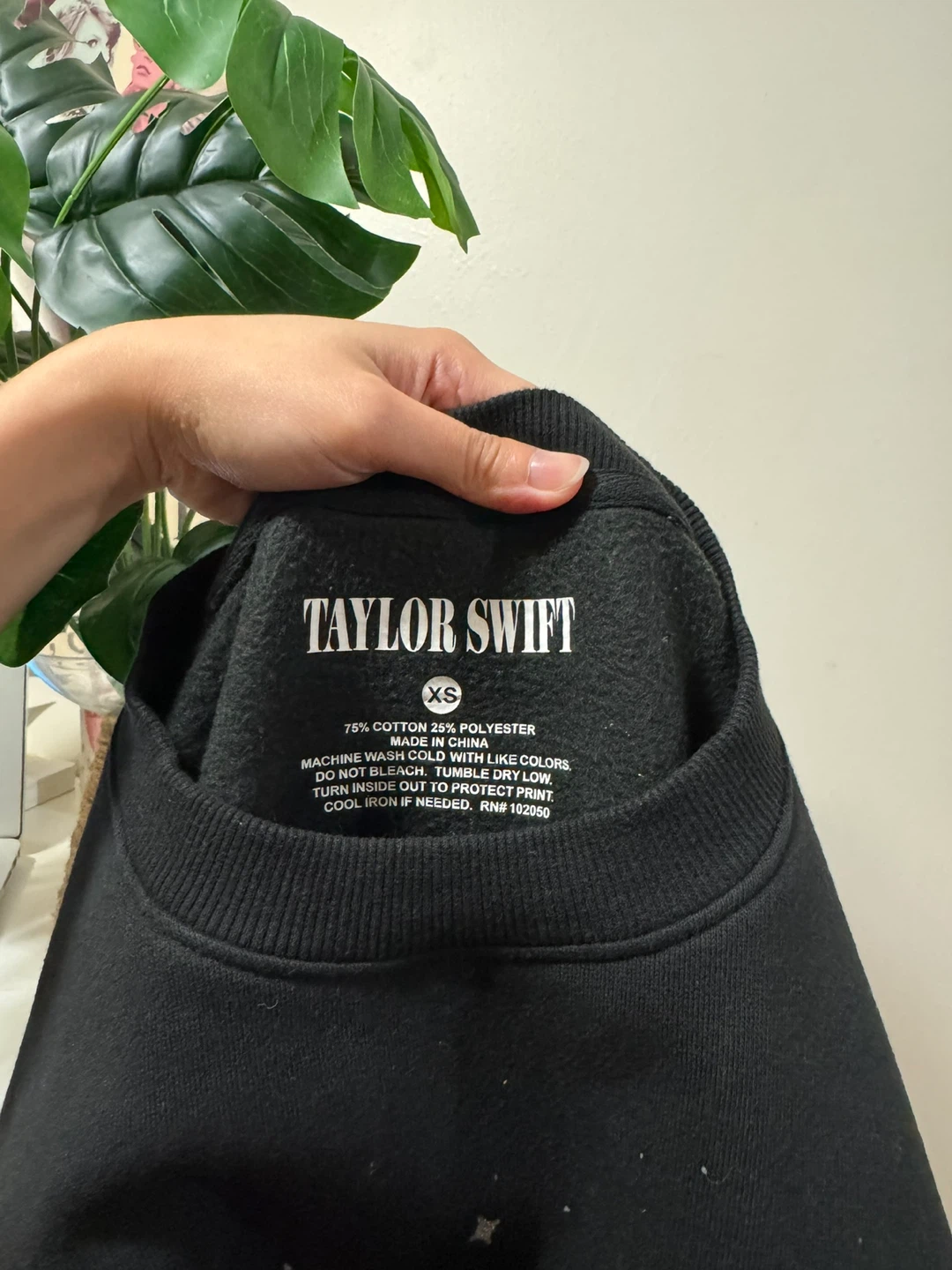 Taylor Swift "Starry Eyes" Sweatshirt XS - photo 5