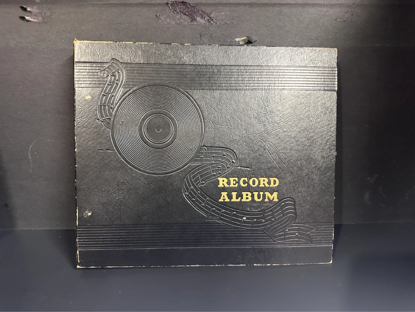 VINTAGE 78 RPM VINYL LOT OF 9 RECORDS IN BINDER
