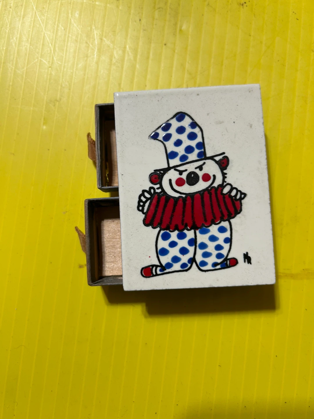 Vintage Clown Matchbox - photo 2