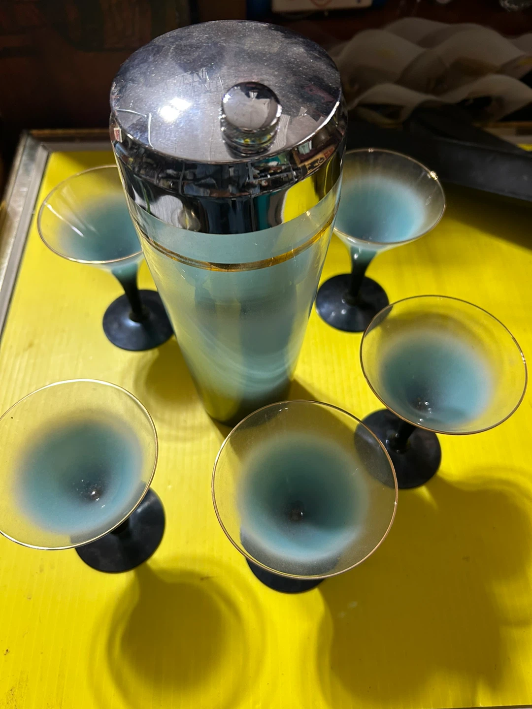 Vintage Cocktail Shaker and Martini Glasses Set - photo 2
