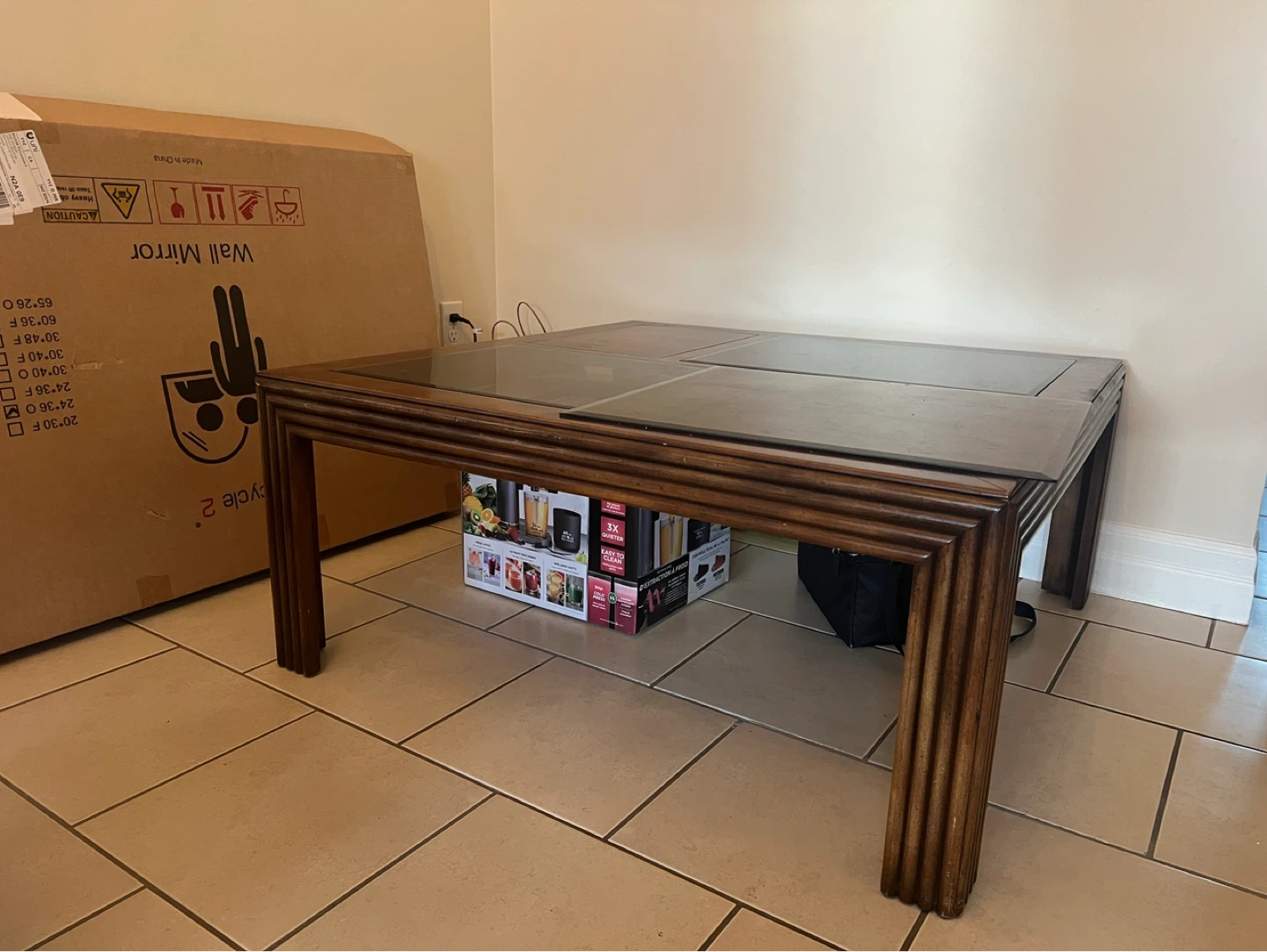 Wooden coffee table with glass inserts - photo 4