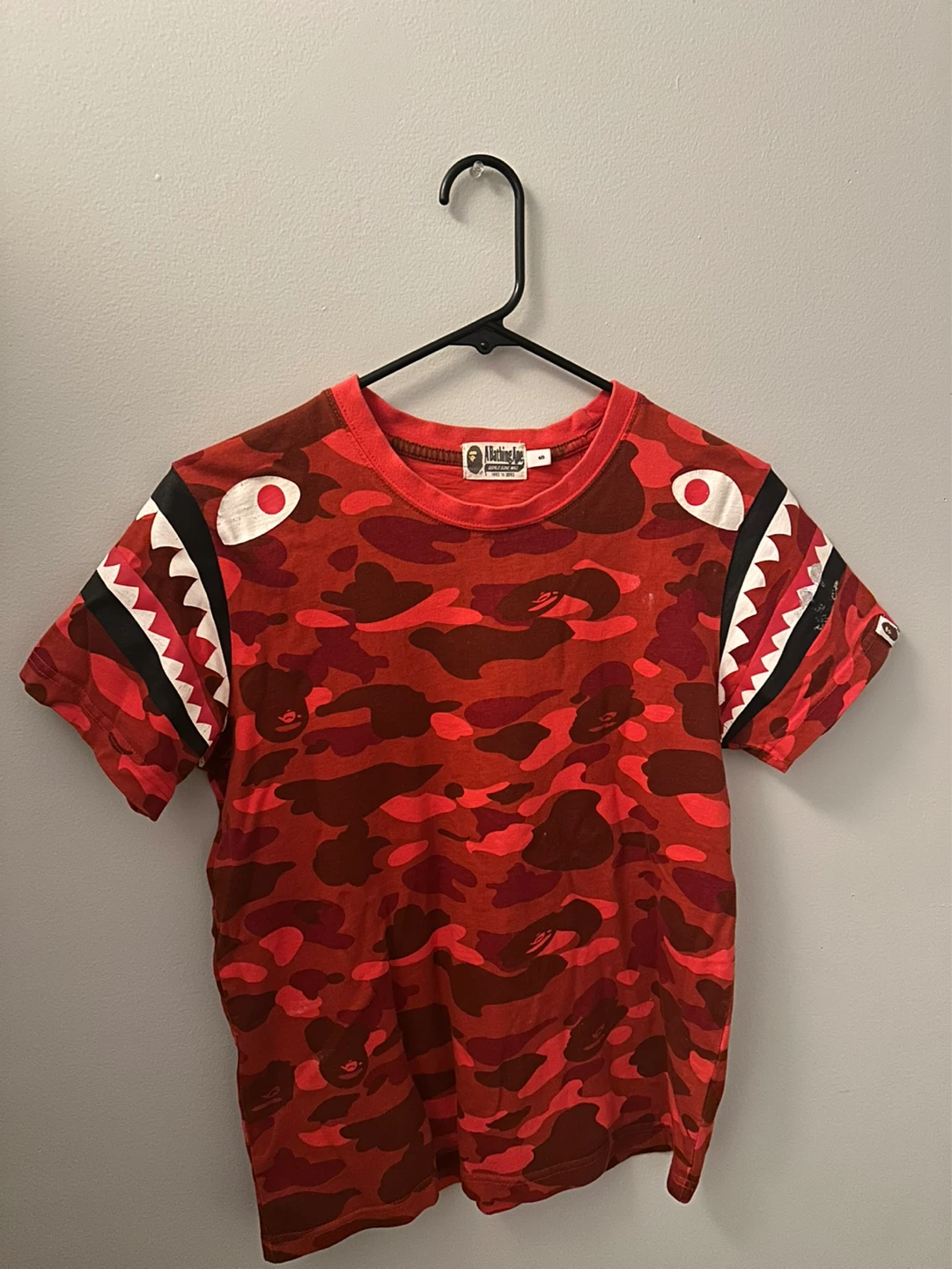 🚀AUTHENTIC BAPE Red Camo Shark Mouth T-Shirt