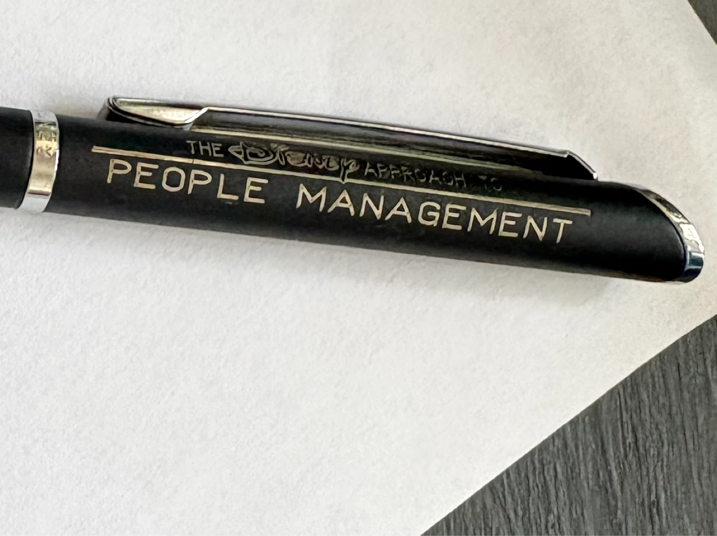 Ballpoint "The Disney Approach to People Management" Pen - photo 3
