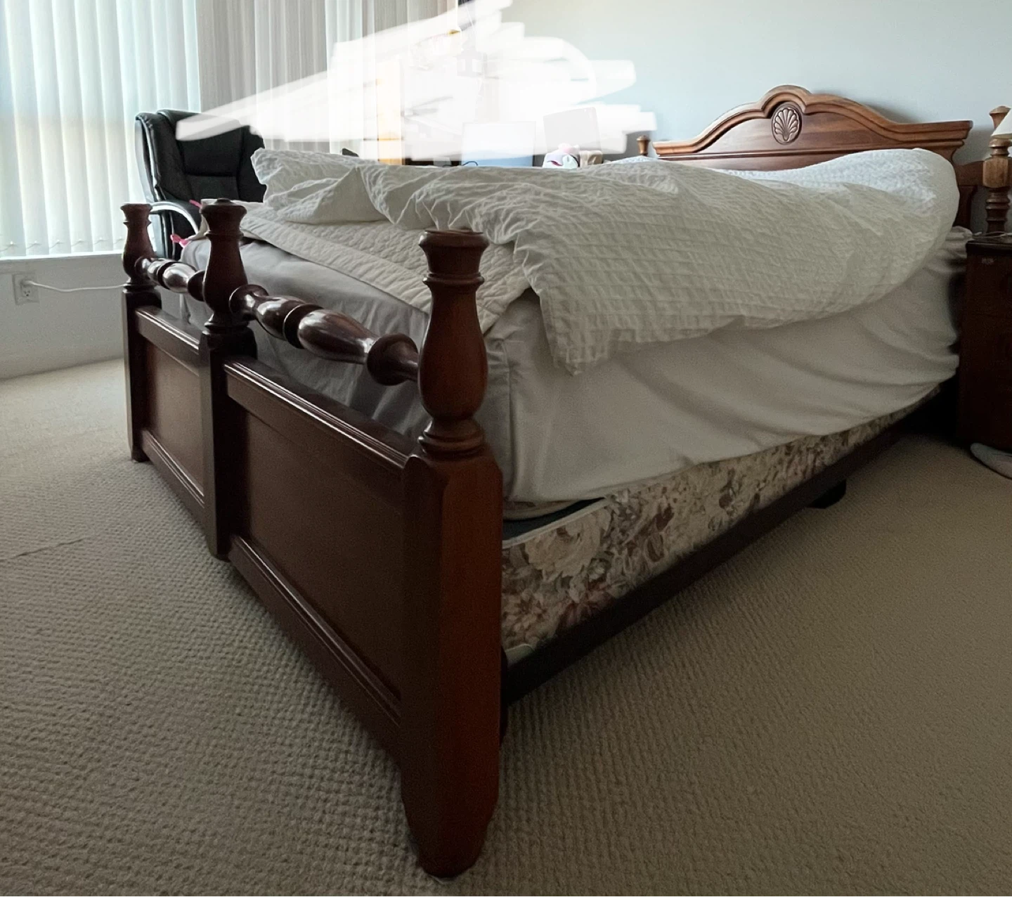 Wooden Bed Frame & mattress - photo 3
