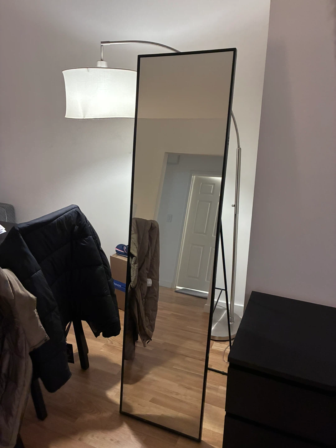 Move out sale: dresser, mirror, nightstands and bed frame - photo 4