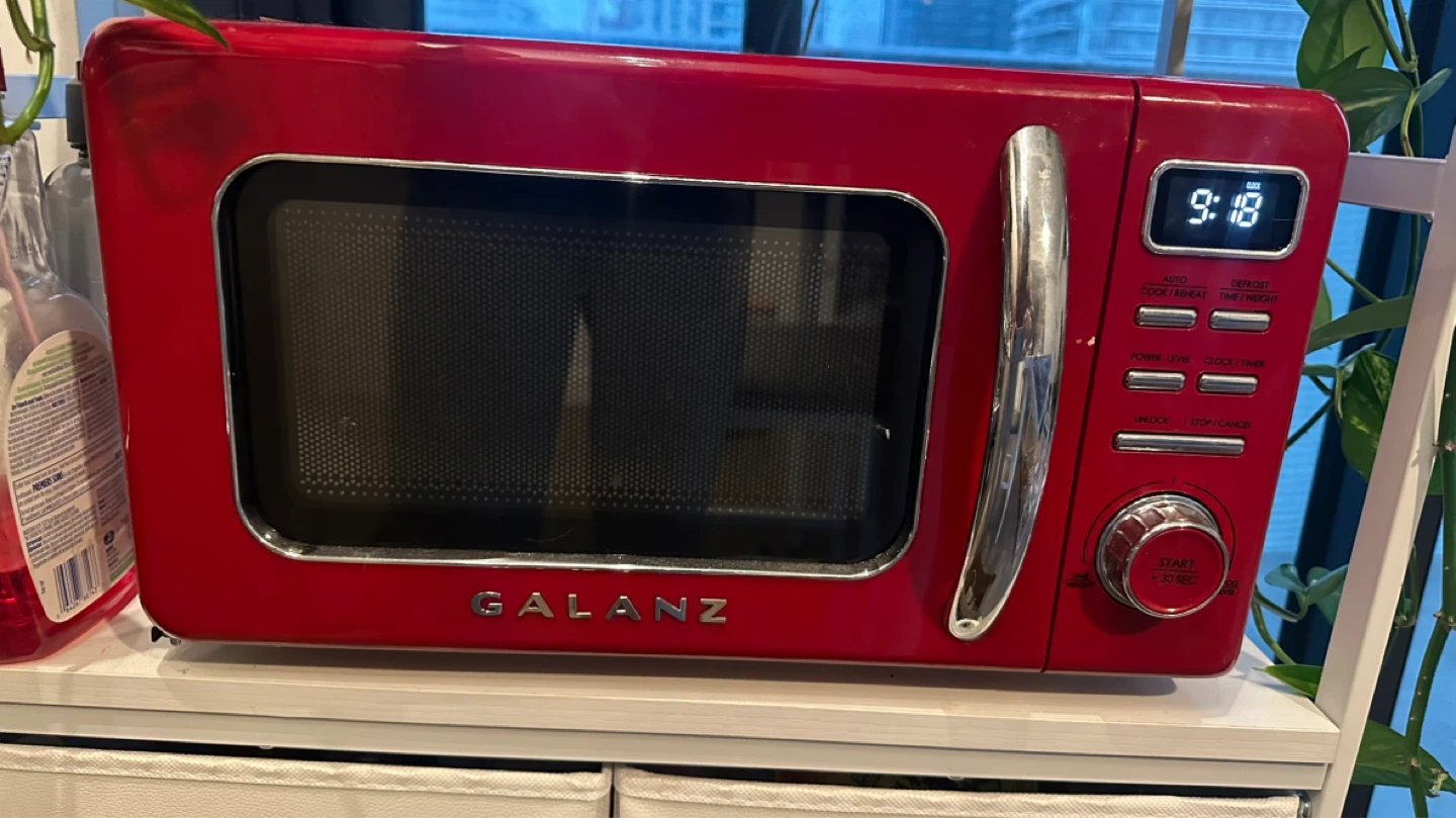 Galanz Retro Red Microwave