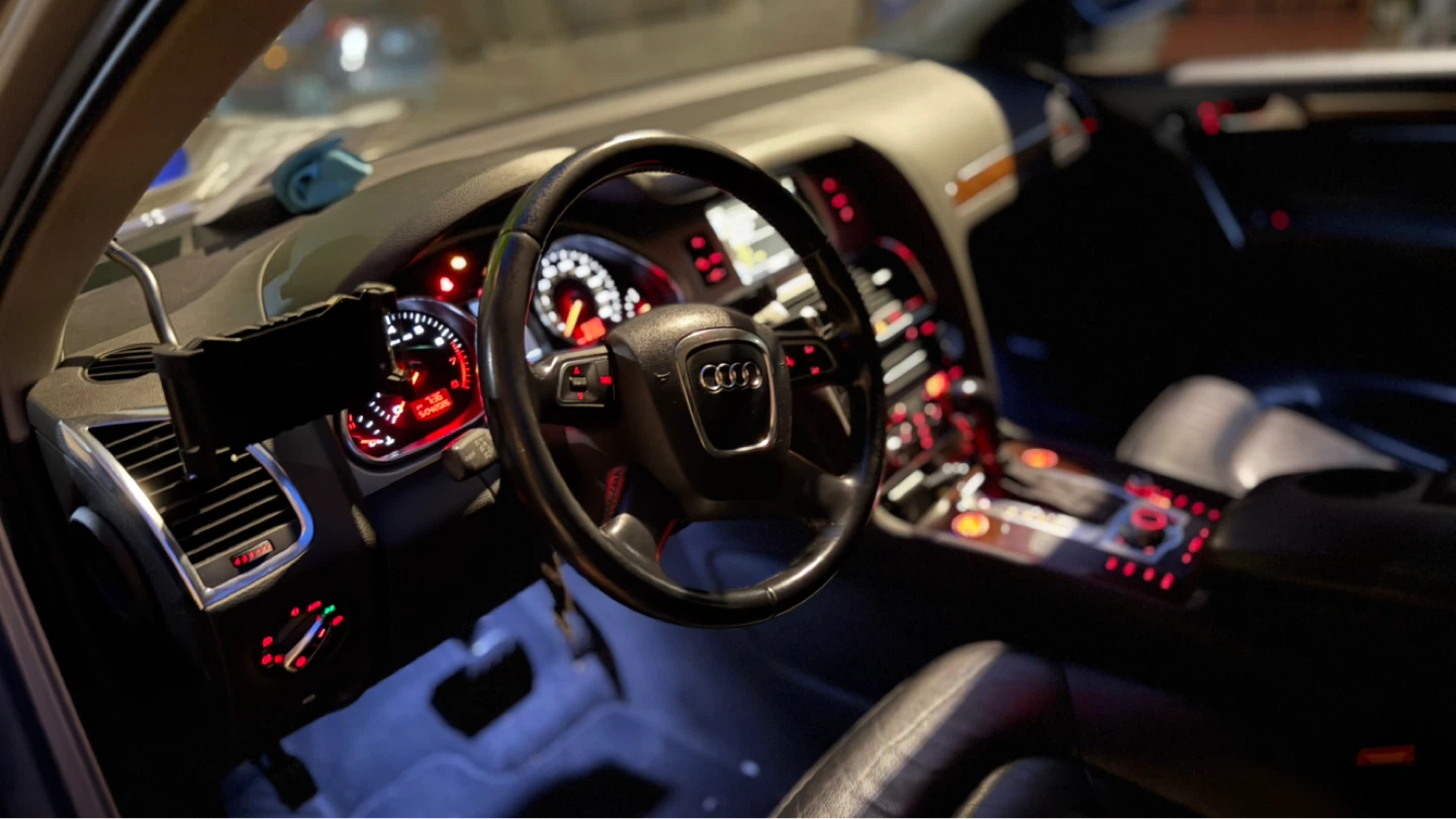 Audi Q7 2011 Silver SUV
