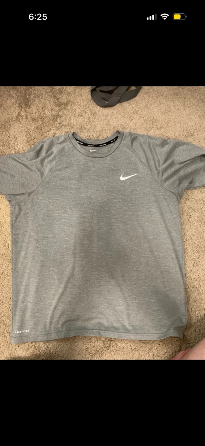Nike Dri-FIT Men's Gray T-Shirt Size L