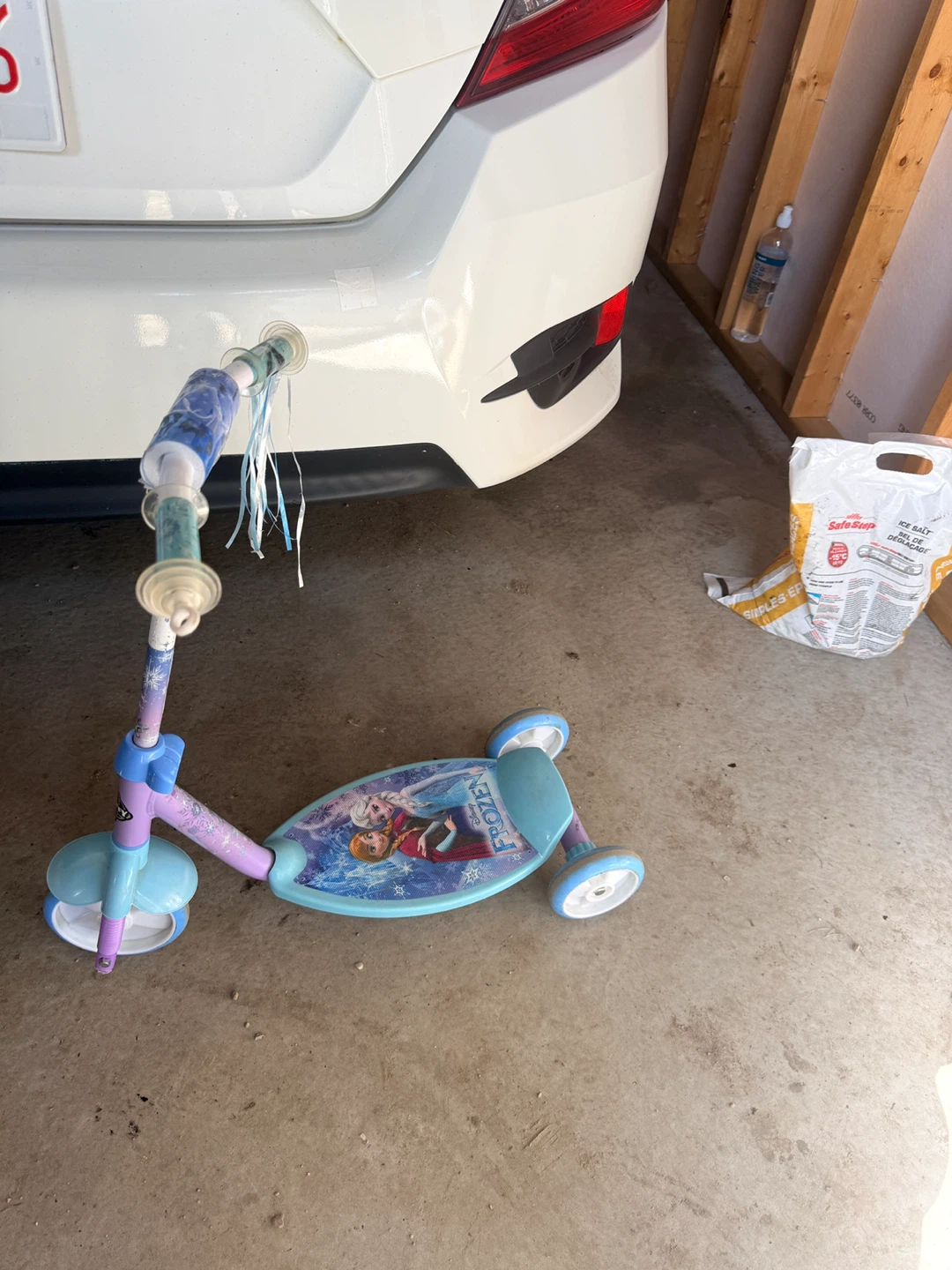 Frozen 3-Wheel Scooter - photo 2