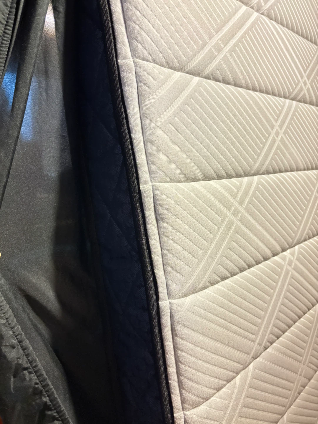 single Mattress with Black Cover - photo 2