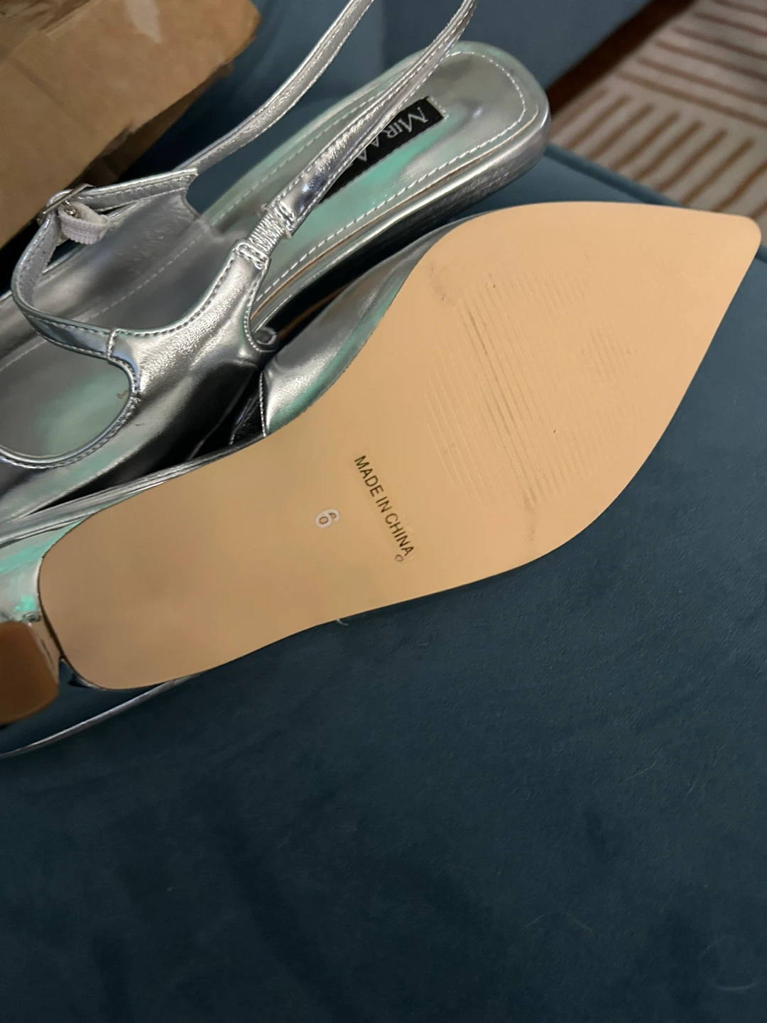 Mira Azzurra Silver Slingback Heels Size 6 - photo 3