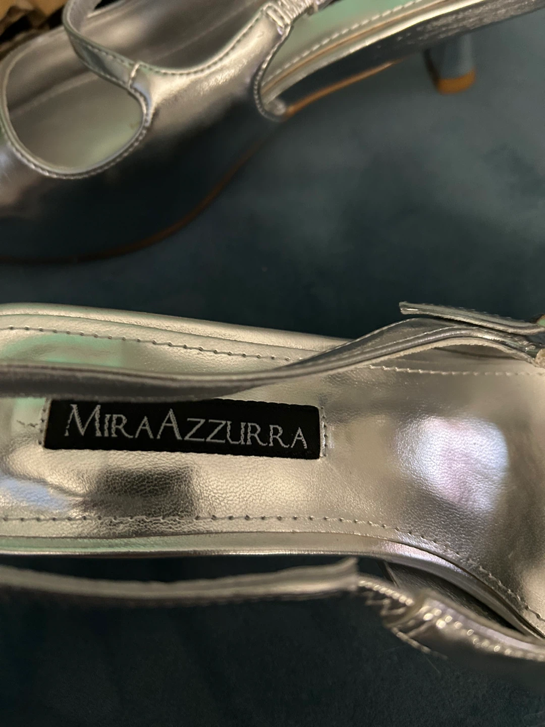 Mira Azzurra Silver Slingback Heels Size 6 - photo 4