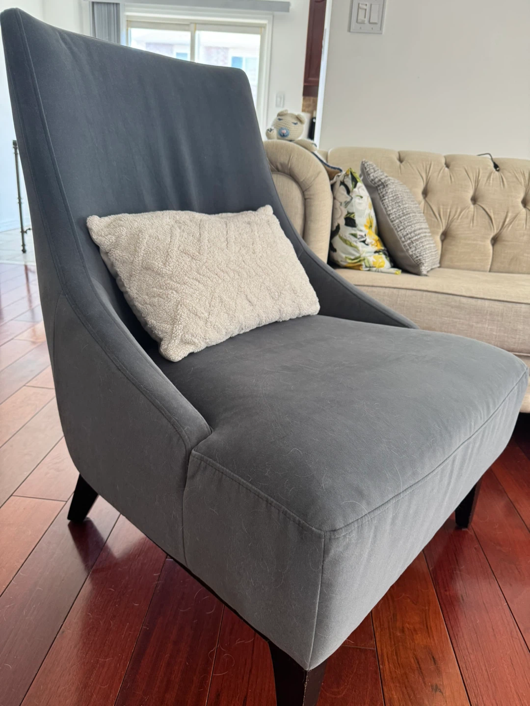 Leon’s Living Room Sofa Set - photo 4