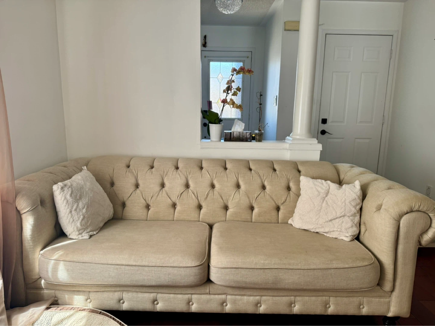 Leon’s Living Room Sofa Set