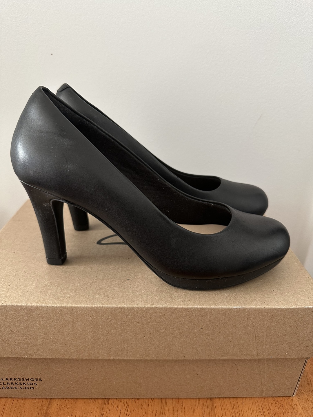 Clarks Size 5 Black Leather Heels Brand New Never Worn - photo 2