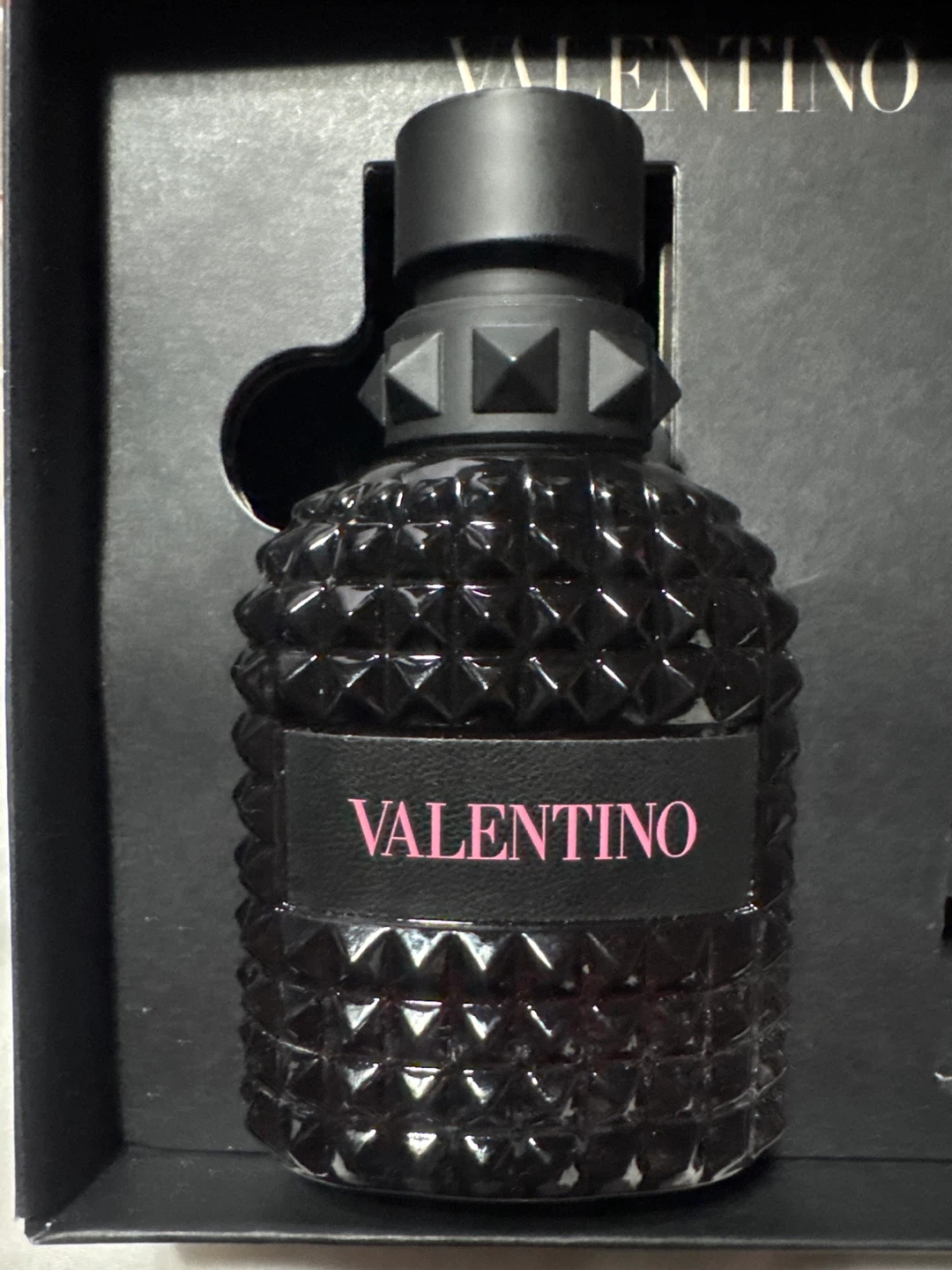 Valentino Eau de Parfum Black Studded Bottle