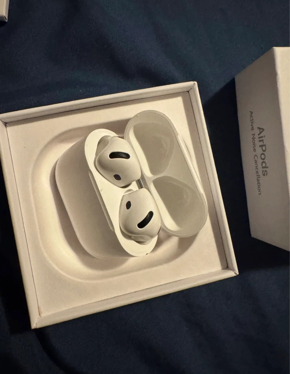 AirPods 4 - photo 2