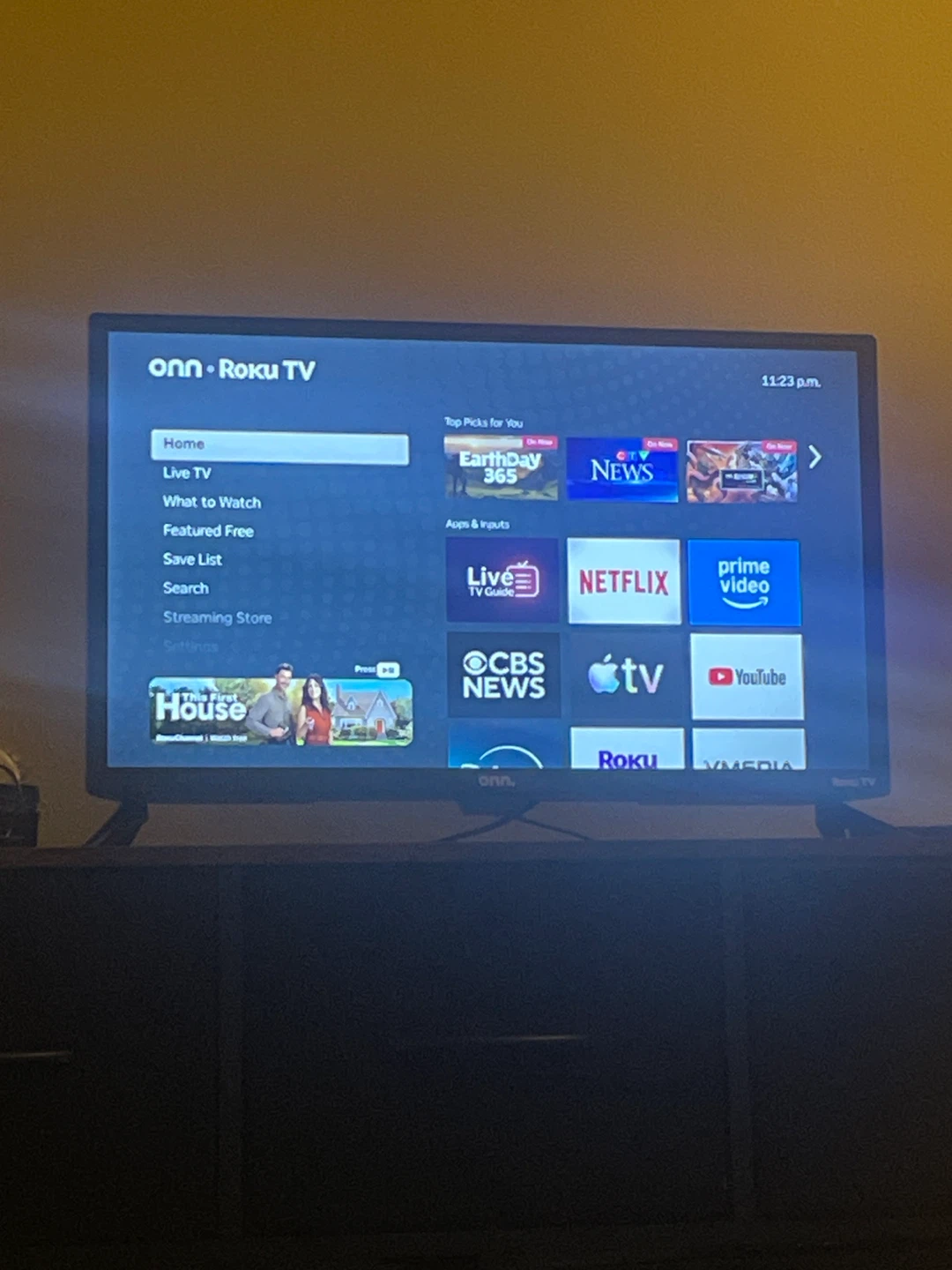 Onn. Roku TV Streaming TV