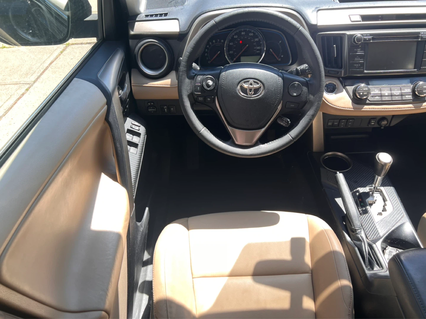 2013 Toyota RAV4 AWD - photo 3