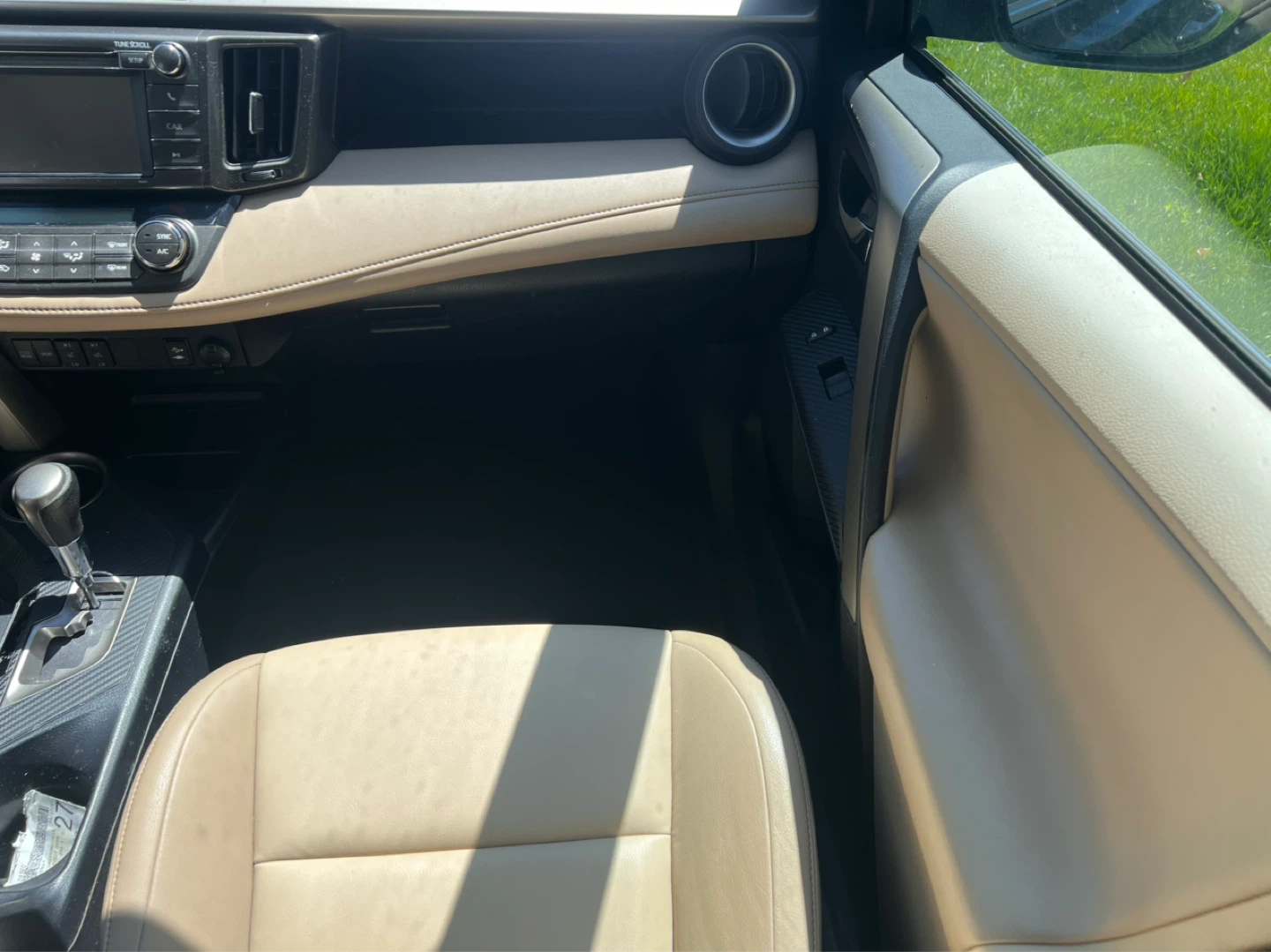 2013 Toyota RAV4 AWD - photo 4