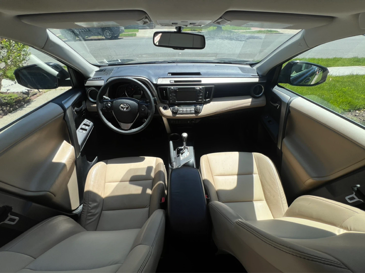 2013 Toyota RAV4 AWD - photo 2