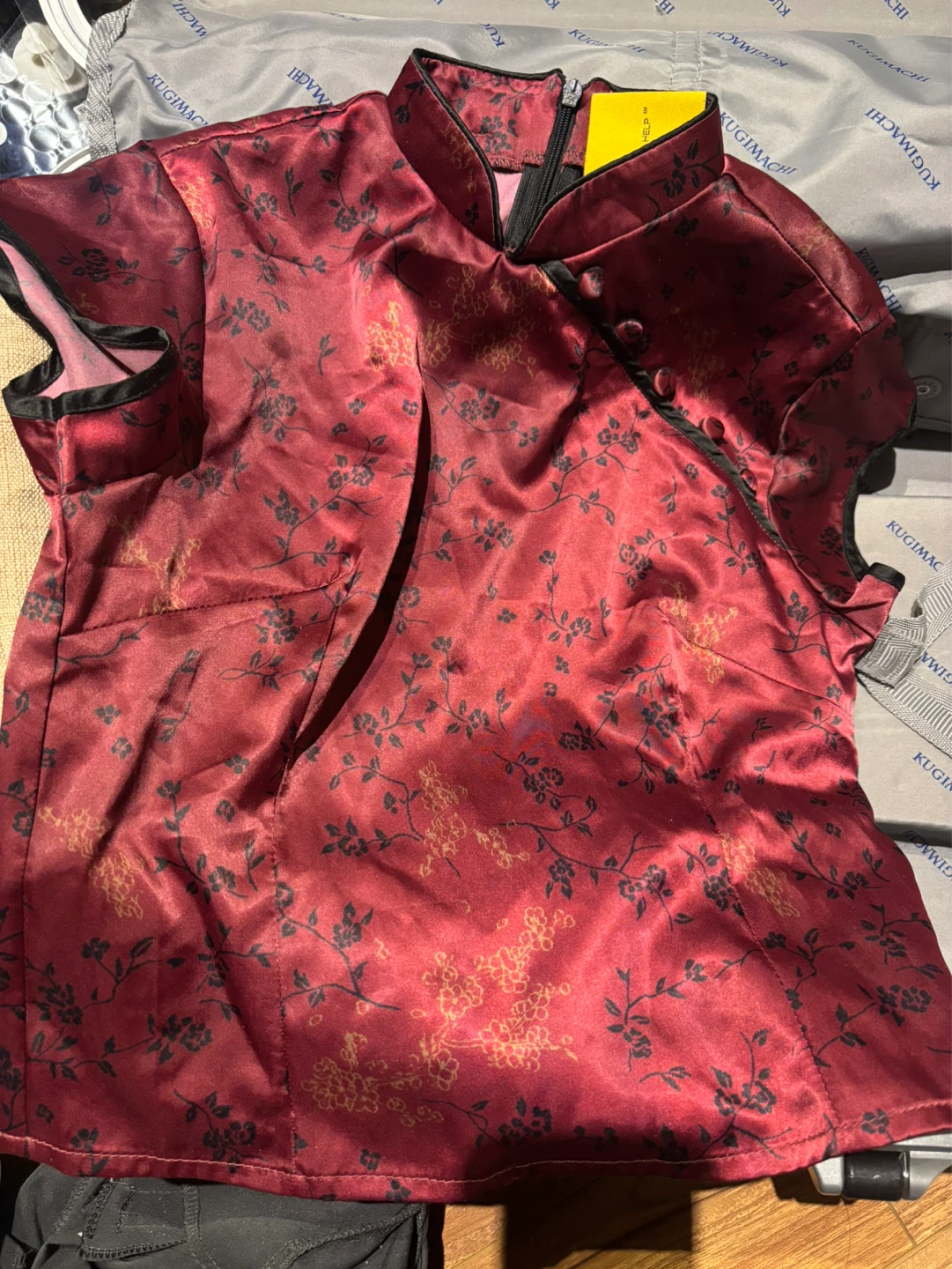 UNIF Red Floral Short Sleeve Mandarin Collar Top - photo 3