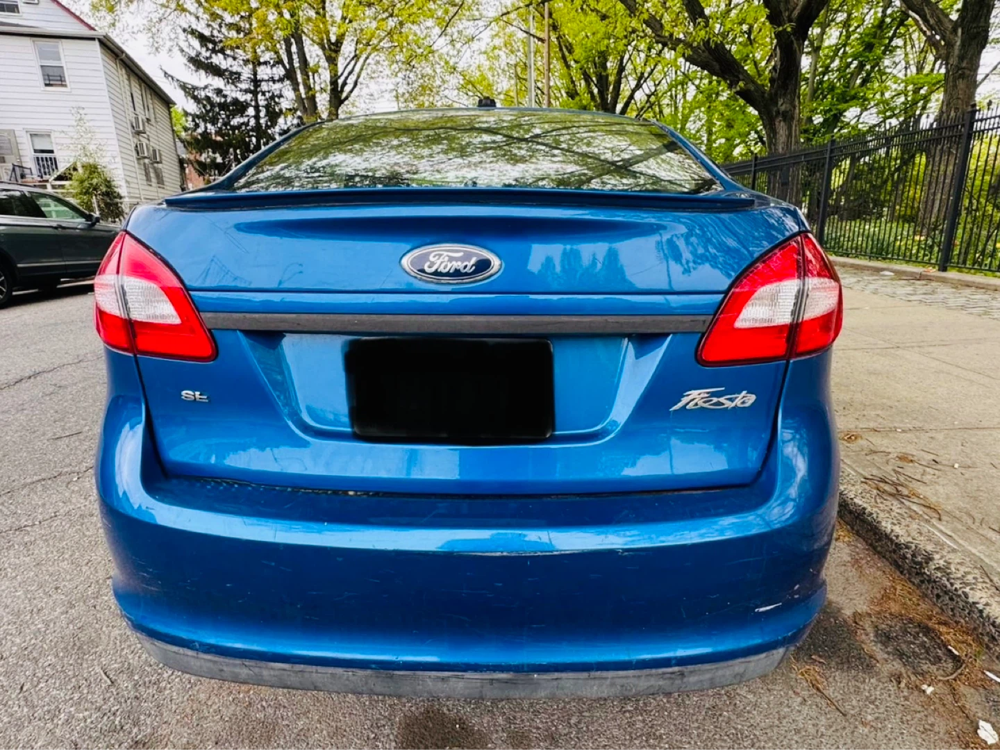 2012 Ford Firesta SE sedan - photo 4