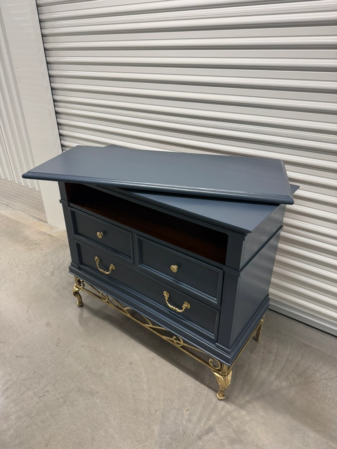 🚨Free Delivery NY/NJ Navy Blue Solid Wood TV Table - 3 Drawers - photo 4