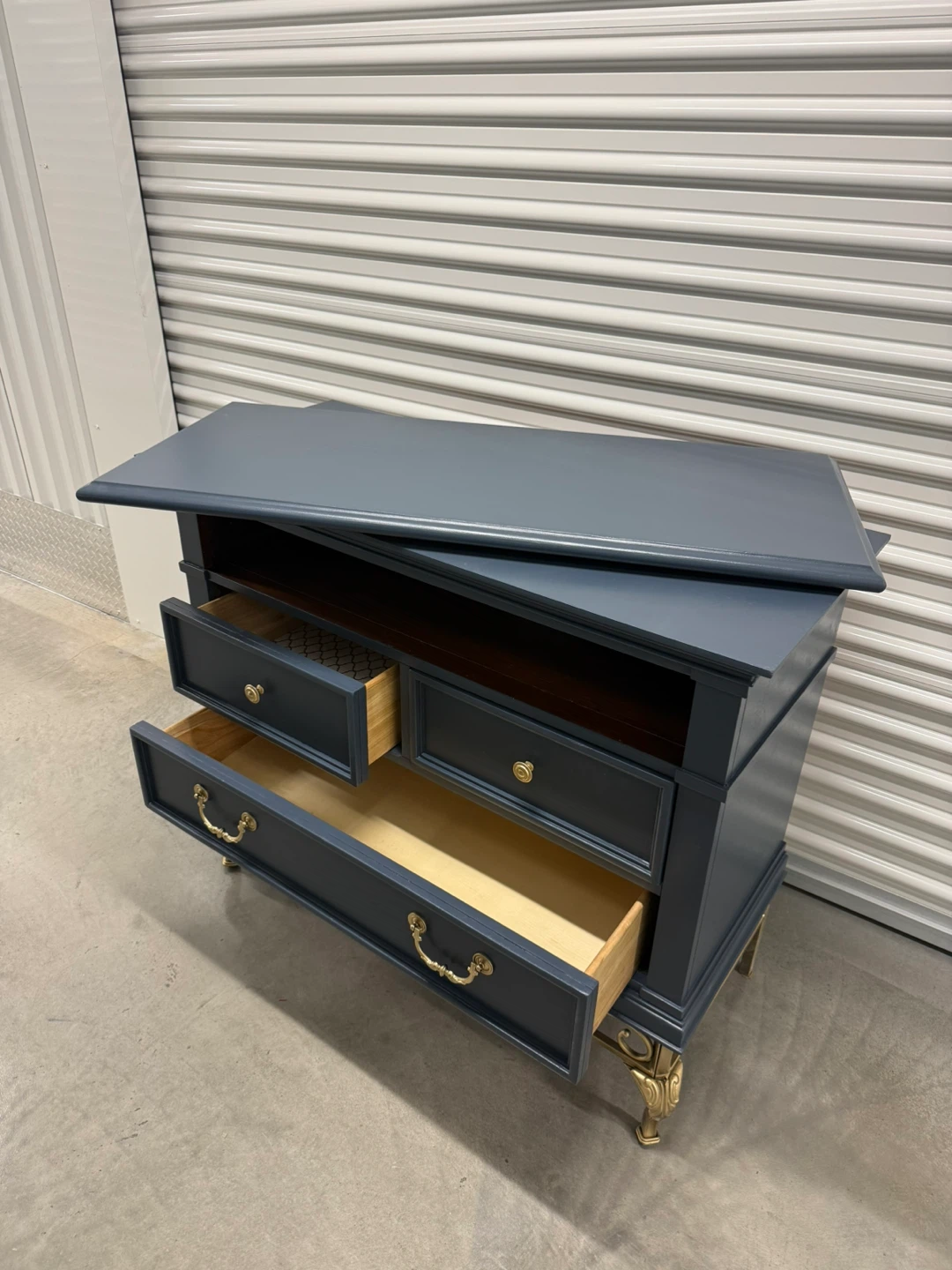 🚨Free Delivery NY/NJ Navy Blue Solid Wood TV Table - 3 Drawers - photo 5